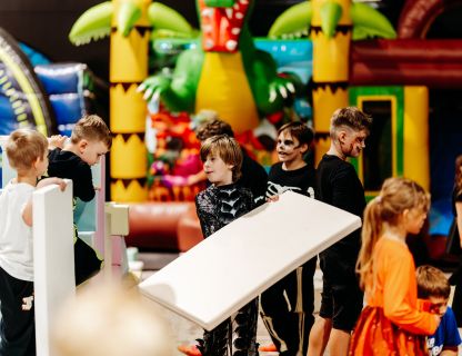 SPOCĪGAIS HELOVĪNS KVARTĀLĀ 86 - BILDES