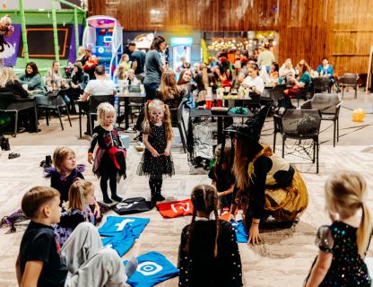 SPOCĪGAIS HELOVĪNS KVARTĀLĀ 86 - BILDES