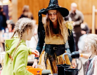 SPOCĪGAIS HELOVĪNS KVARTĀLĀ 86 - BILDES